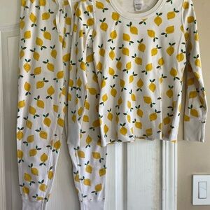 Hanna Andersson White Lemon Print Pajama Set with Yellow & Green Accents